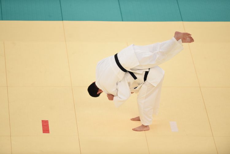 记者：切尔西在努力引进罗克，曼联也在关注他的情况